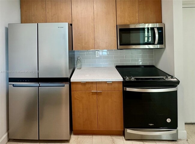 Building Photo - 1550 Brickell Ave