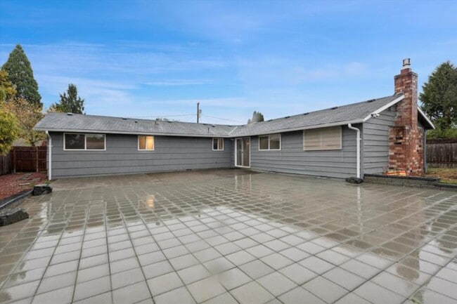 Building Photo - 3 bedroom in Renton WA 98058