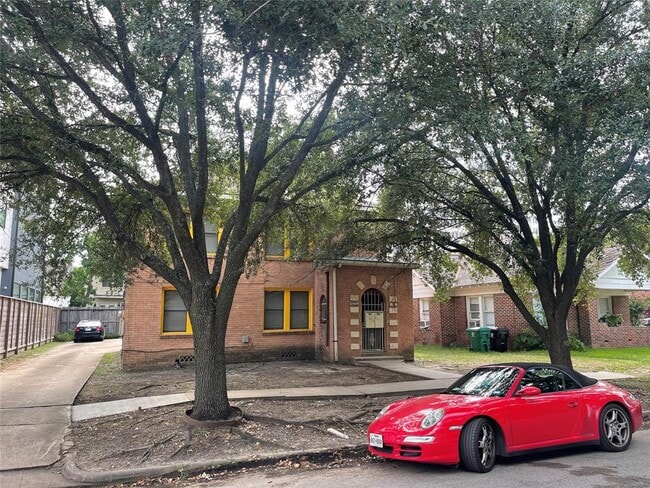 Building Photo - 2406 Brun St