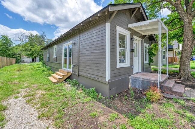 Building Photo - Well-maintained 4BD/2BA Home in Waco