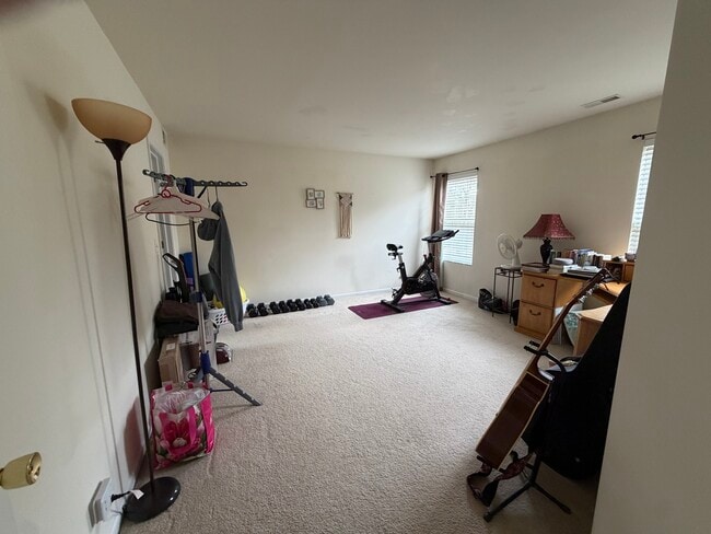 Building Photo - 2554 Evergreen Cir