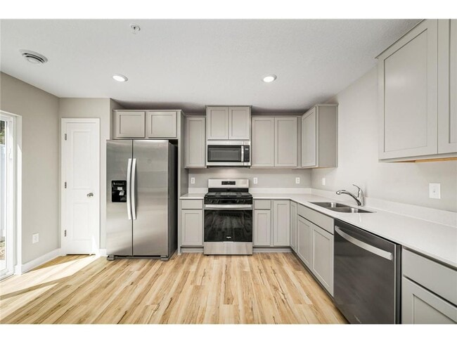 Building Photo - 12709 Ashbury Dr