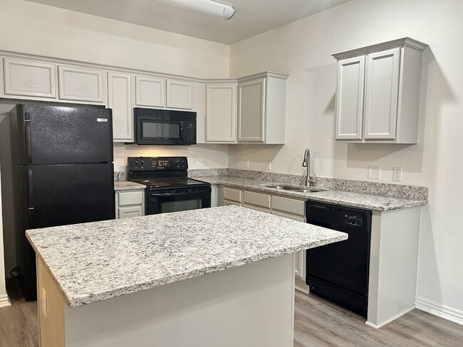 Building Photo - 774 W Breeze Cove