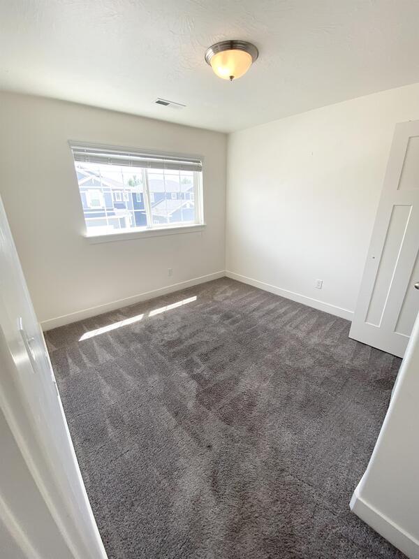 Building Photo - 541 N 20 W