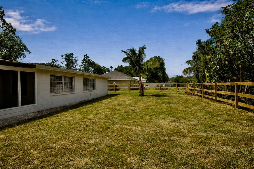 Private Backyard - 709 84th St NW