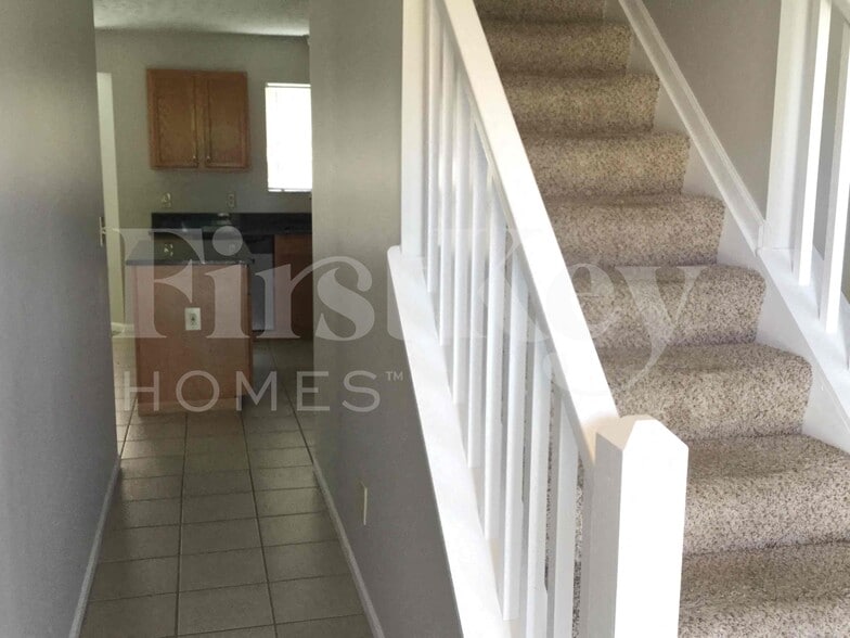 Building Photo - 7249 Bennell Dr