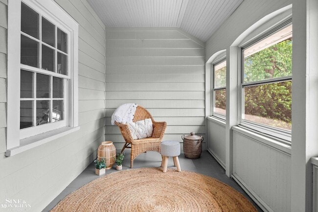 Building Photo - 276 Lewiston Rd