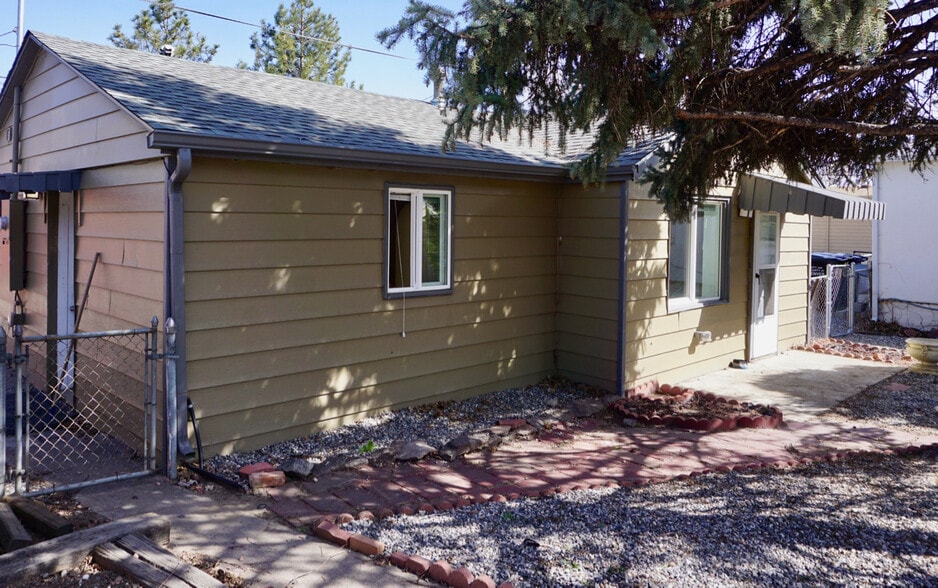 Building Photo - 4682 Pennsylvania St