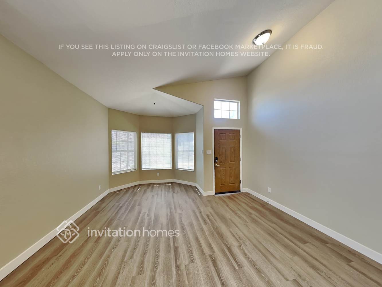 Building Photo - 710 S Catalina St