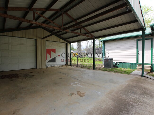 Building Photo - Coming Soon! 3 Bedroom 2 Bath in Bullard! Large Shop!
