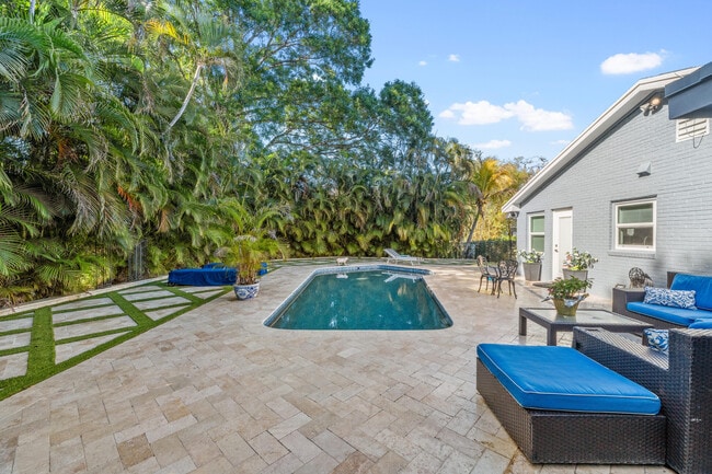 Building Photo - 15161 Collecting Canal Rd