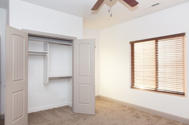 Building Photo - 3 Bedroom Single-Family Home in Central Hu...