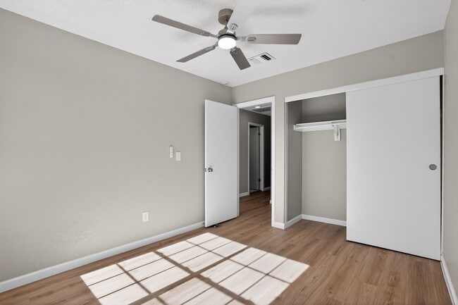 Building Photo - 5103 Devon Green Dr