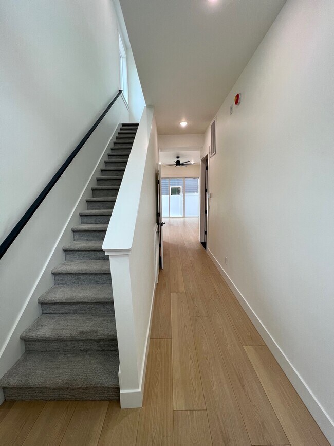 Building Photo - 206 Bogey Ln