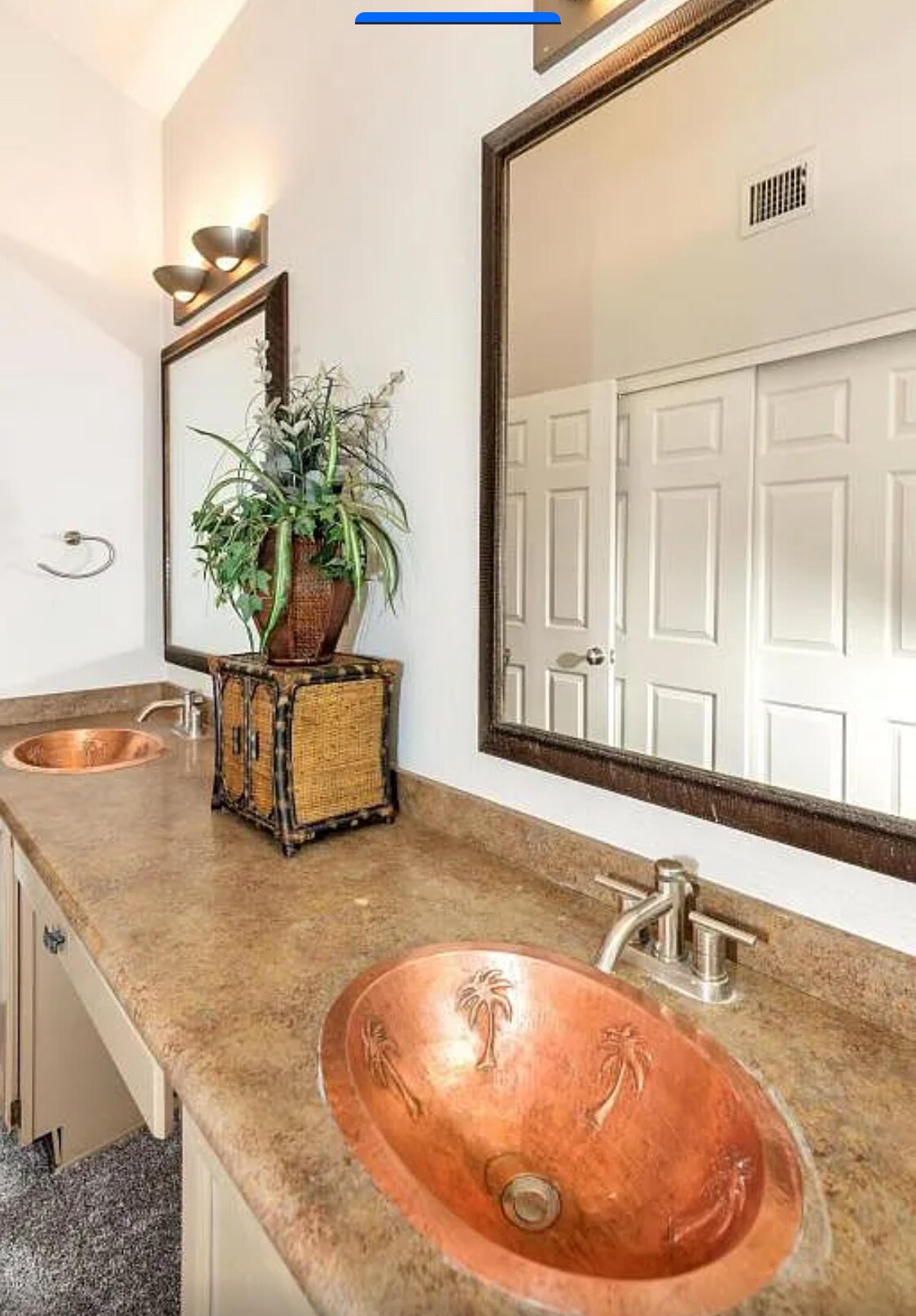 Master bathroom - 852 N Terrace Rd