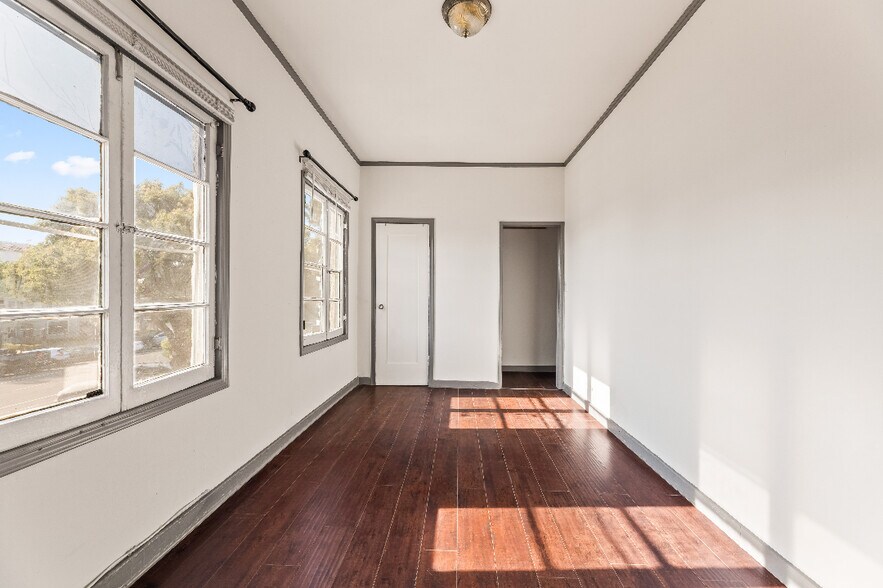 Building Photo - 2814 Ellendale Pl