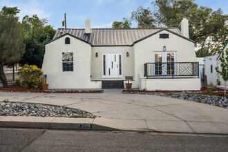 Building Photo - 219 Solano Dr SE