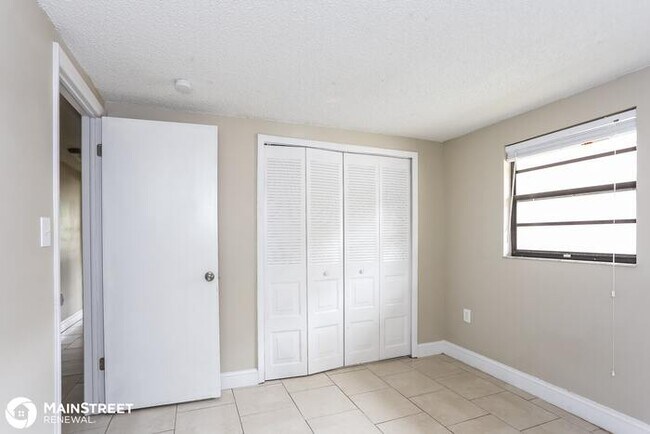 Building Photo - 9421 Ledgestone Ln