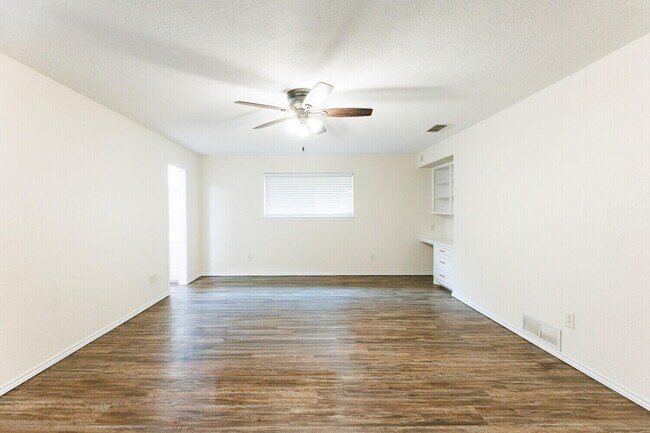 Building Photo - 5703 80th St