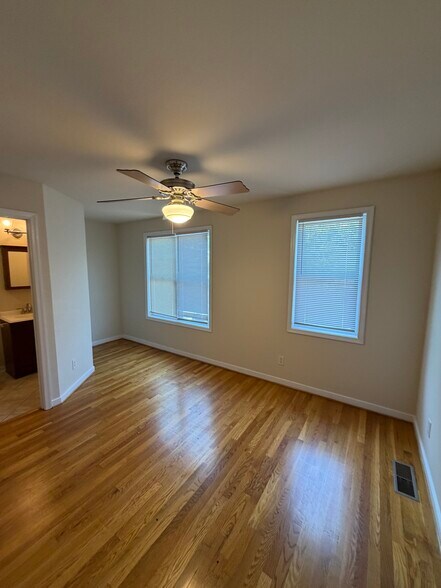 Building Photo - 1512 W Cary St
