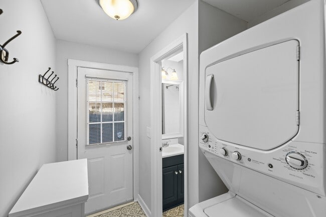 Building Photo - 1423 Olive St