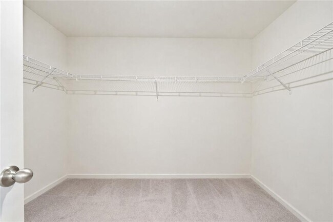 Building Photo - 121 Carnaby St