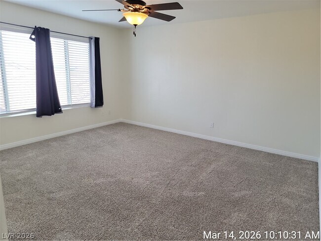 Building Photo - 998 Lone Pine River Ave