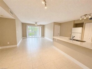 Building Photo - 1205 Wildwood Lakes Blvd