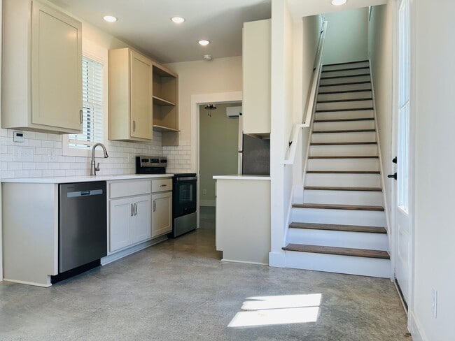 Building Photo - New Construction! 3 bedroom 2 bathroom home in Lagrange! Must see!