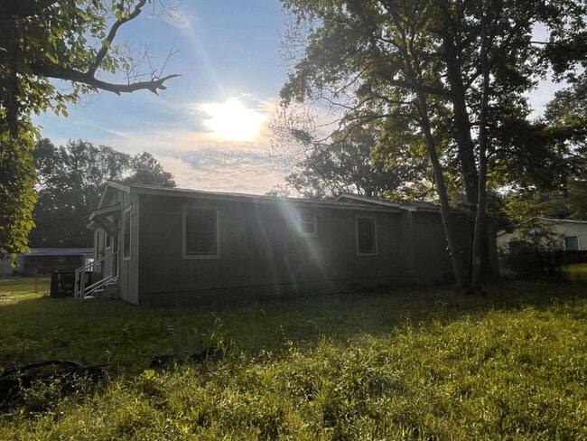 Building Photo - Cozy 3BR Rental in Pearl, MS – Spacious Ya...