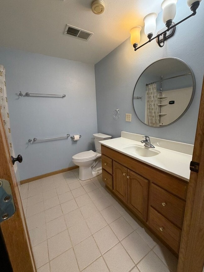 Building Photo - Click the “Apply Now” button or email wapmrentals@gmail.com for a prompt response.