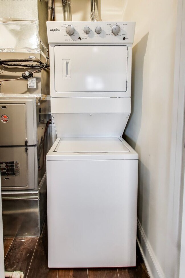 Building Photo - 1429 W. Grand(AKA 1117 Hoyne)