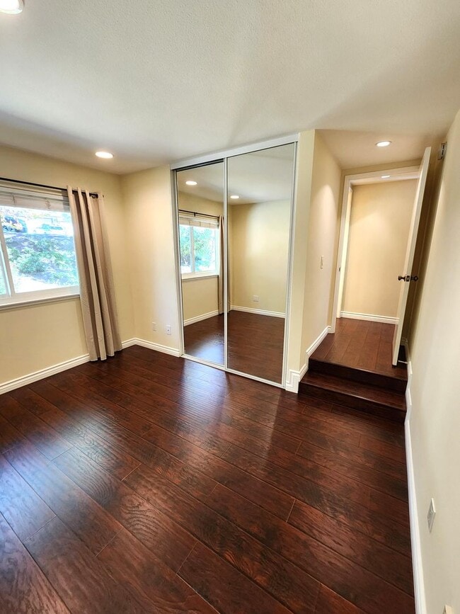 Building Photo - Bright & Beautiful Home Nestled Near Nature and Conveniences