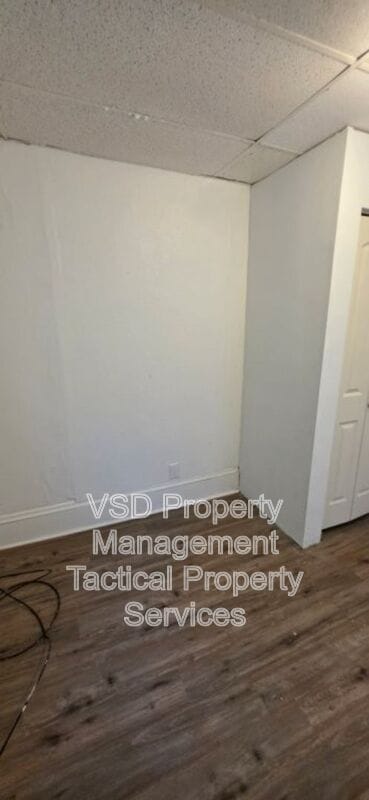 Building Photo - 1583 E 84th St
