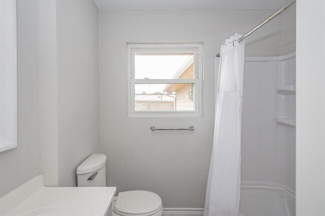 Building Photo - 3410 Truxton Dr