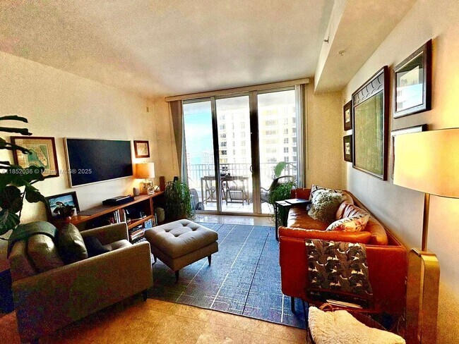 Building Photo - 801 Brickell Key Blvd