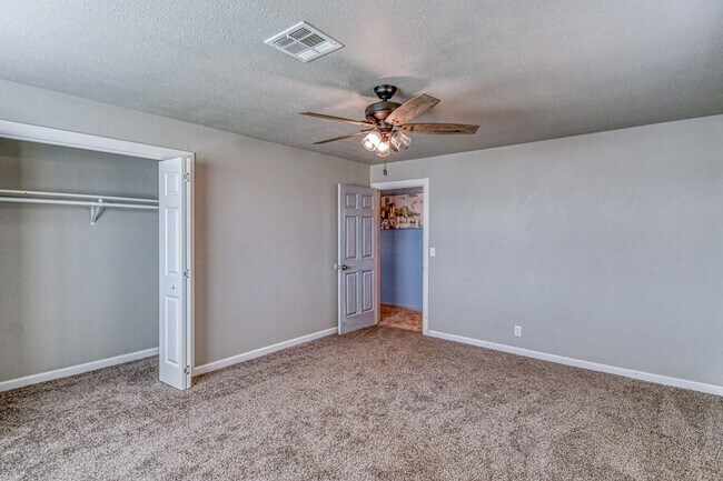 Building Photo - 1108 US Hwy 277