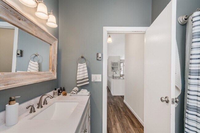 Building Photo - 1 Johns Dr