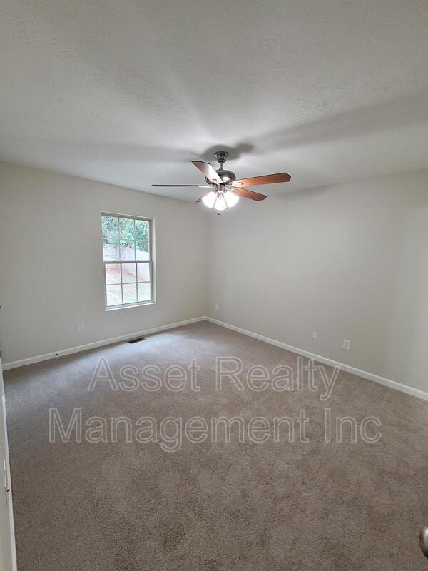 Building Photo - 2013 Paris Rd