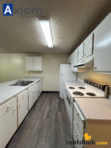 Building Photo - 2128 Marigold St