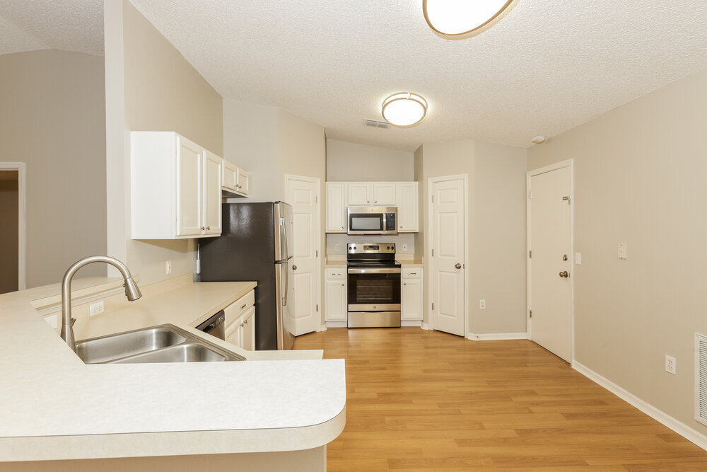 Building Photo - 12932 Kings Lake Dr