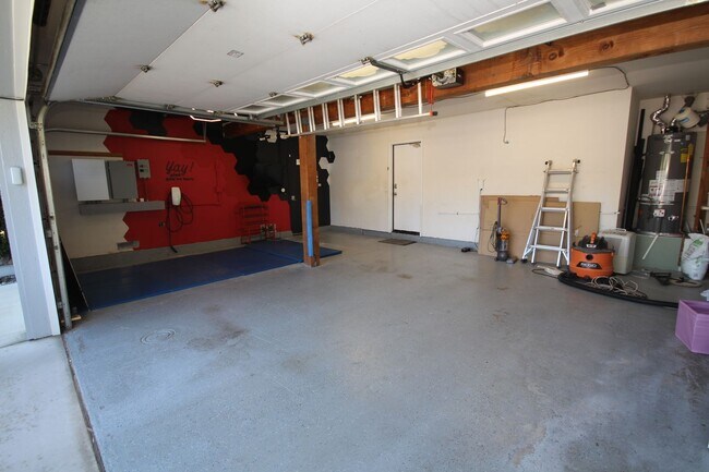 Building Photo - 13075 Survey Point