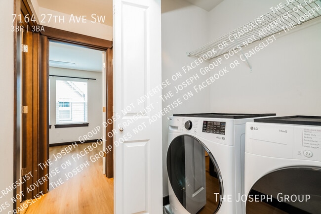 Building Photo - 7164 27th Ave SW