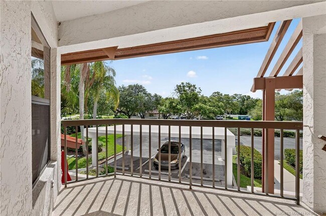 Building Photo - 6060 SE Martinique Dr