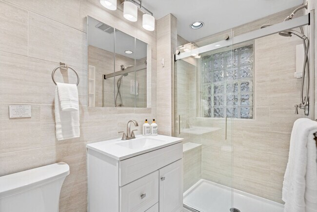 Building Photo - 2800 Olive St NW