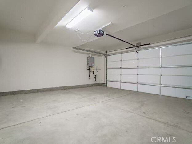 Building Photo - 352 Tank