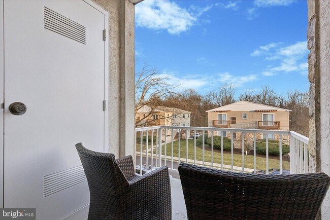 Building Photo - 720 Willow St