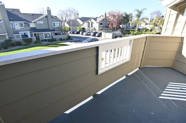 Building Photo - Nicely upated 2 Story Townhouse at Mansion Park with 2 Master Suites.