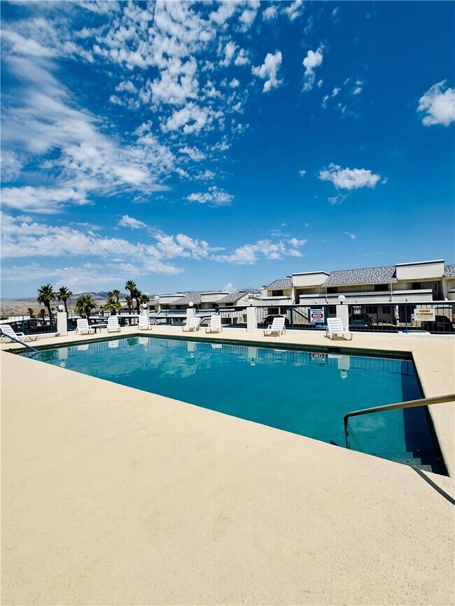 Building Photo - 2022 Merrill Ln