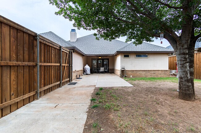 Building Photo - 10606 Salem Ave